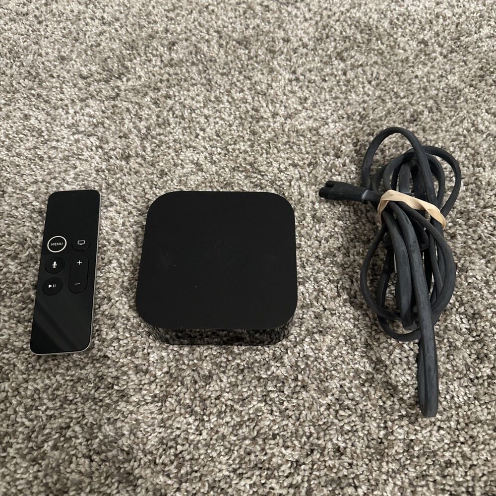 Apple TV 4K 32GB A1842 MQD22LL/A w/ A1962 Siri Remote